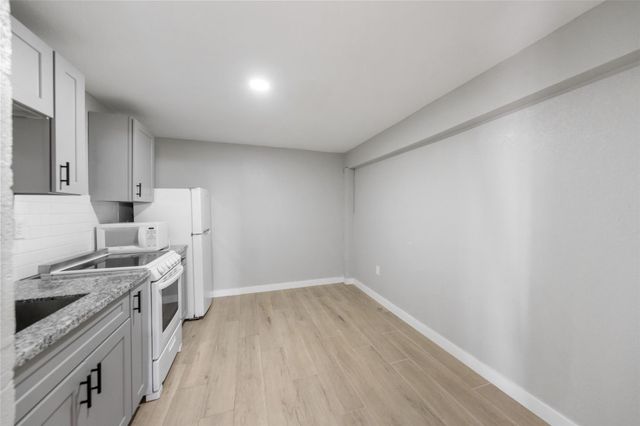 213 Caplin Street, Houston, TX 77022