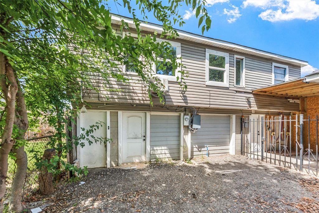 213 Caplin Street, Houston, TX 77022