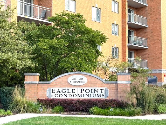 6815 N Milwaukee Avenue 506, Niles, IL 60714