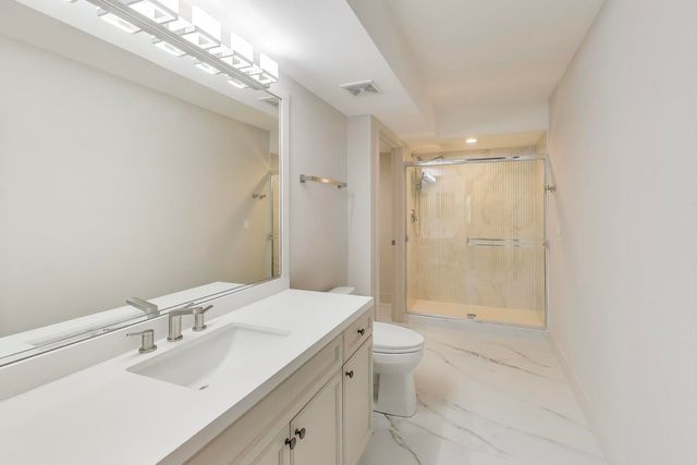 6815 N Milwaukee Avenue 506, Niles, IL 60714