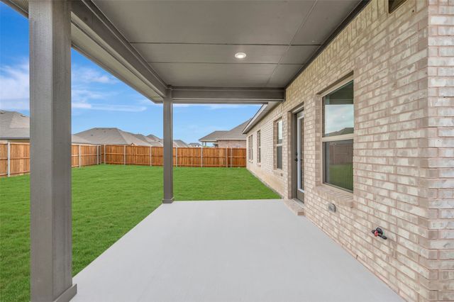 532 Brookside Drive, Van Alstyne, TX 75495