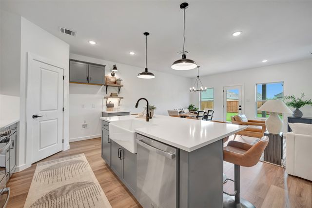 532 Brookside Drive, Van Alstyne, TX 75495
