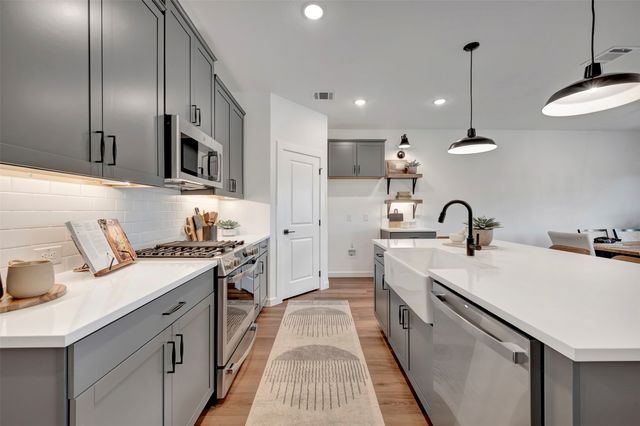 532 Brookside Drive, Van Alstyne, TX 75495