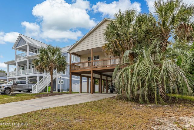 335 NE 43rd Street, Oak Island, NC 28465