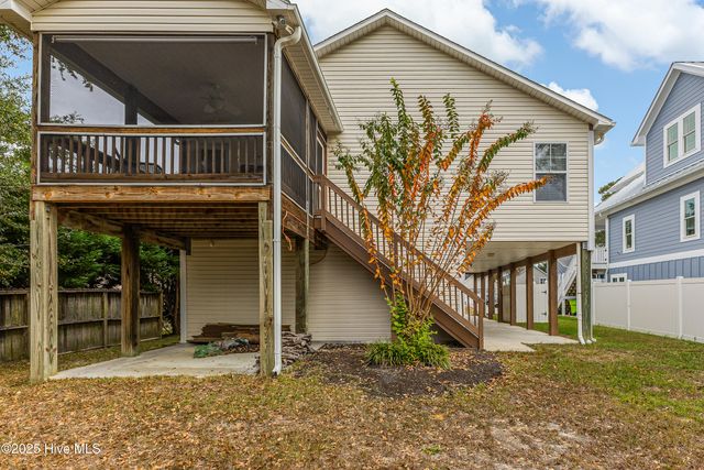 335 NE 43rd Street, Oak Island, NC 28465