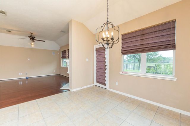 2201 Signal Hill Drive, Pearland, TX 77584