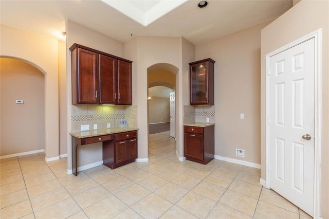 2201 Signal Hill Drive, Pearland, TX 77584