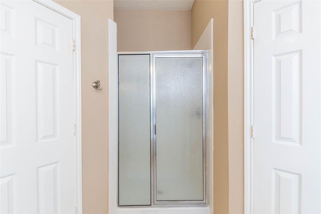 2201 Signal Hill Drive, Pearland, TX 77584