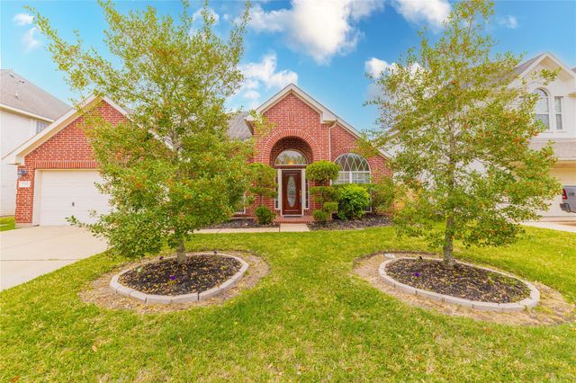 2201 Signal Hill Drive, Pearland, TX 77584
