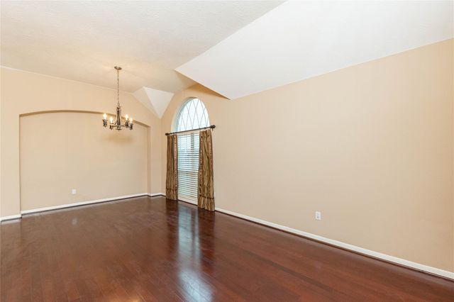 2201 Signal Hill Drive, Pearland, TX 77584