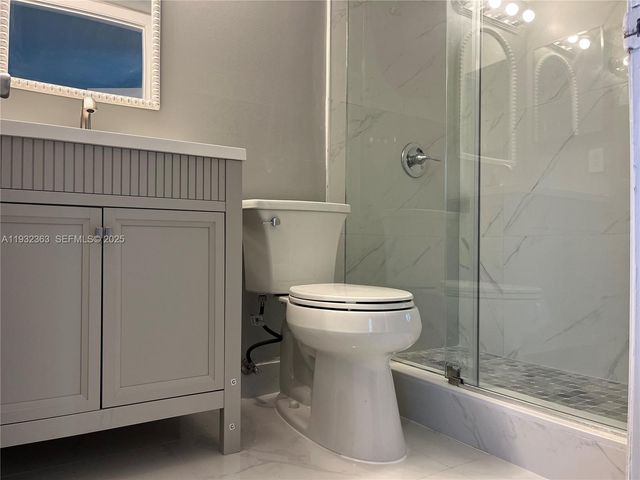 350 W Palm Cir W 201, Pembroke Pines, FL 33025