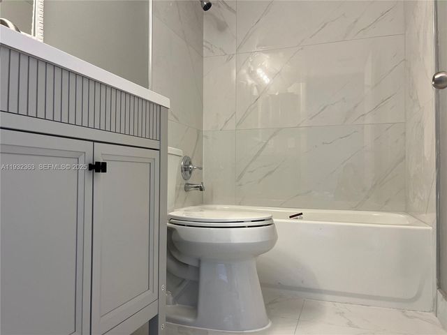 350 W Palm Cir W 201, Pembroke Pines, FL 33025