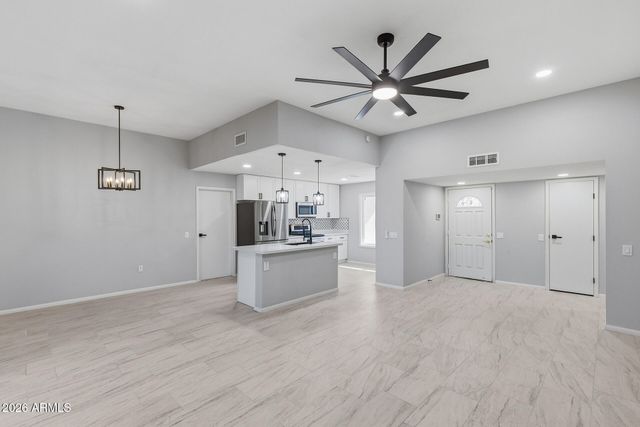 16817 N MEADOW PARK Drive, Sun City, AZ 85351