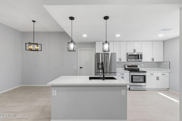 16817 N MEADOW PARK Drive, Sun City, AZ 85351