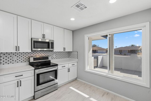 16817 N MEADOW PARK Drive, Sun City, AZ 85351