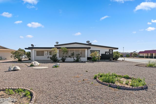 16817 N MEADOW PARK Drive, Sun City, AZ 85351