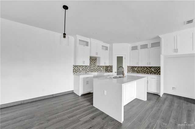 2820 Linva Avenue, Mcallen, TX 78541