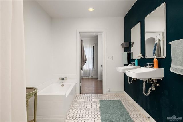 902 N 15th Street, Mcallen, TX 78501