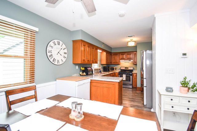 836 S 95th STREET, West Allis, WI 53214