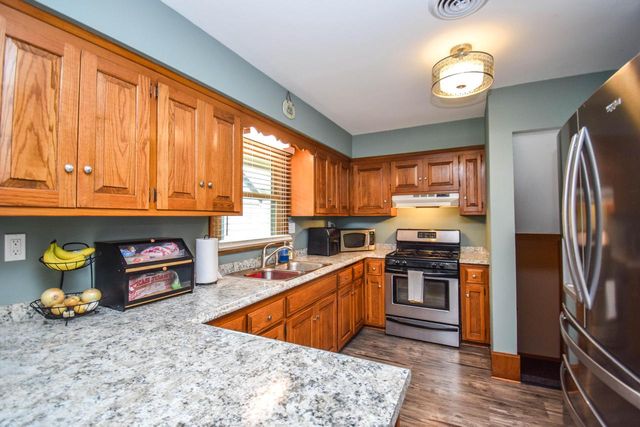 836 S 95th STREET, West Allis, WI 53214