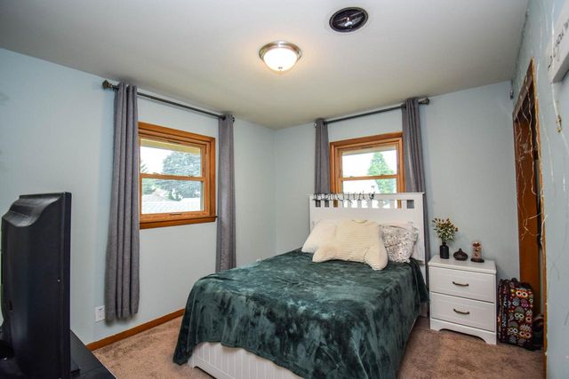 836 S 95th STREET, West Allis, WI 53214