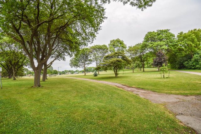836 S 95th STREET, West Allis, WI 53214