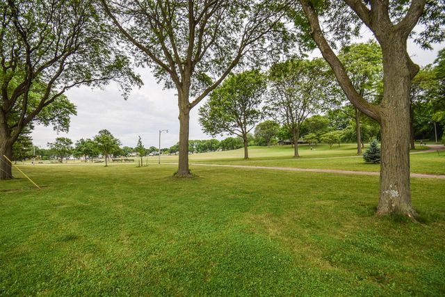 836 S 95th STREET, West Allis, WI 53214