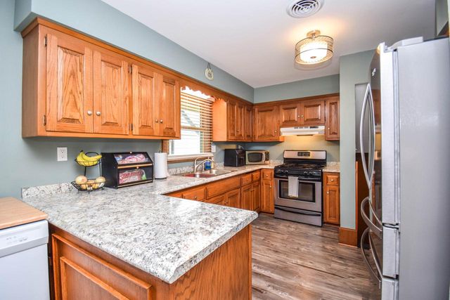836 S 95th STREET, West Allis, WI 53214