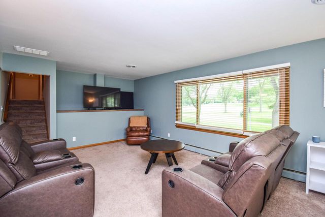 836 S 95th STREET, West Allis, WI 53214