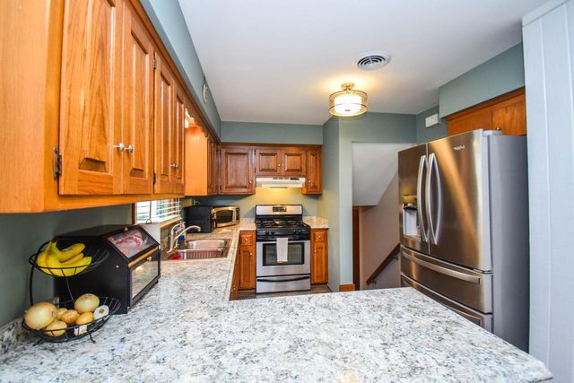 836 S 95th STREET, West Allis, WI 53214