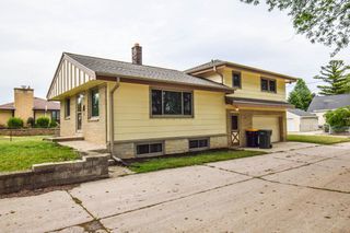 836 S 95th STREET, West Allis, WI 53214