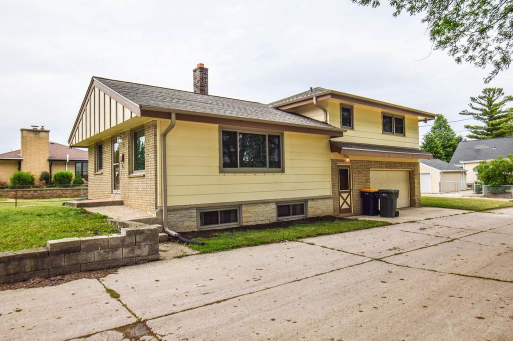 836 S 95th STREET, West Allis, WI 53214