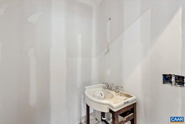 101 WEST ST, Louisa, VA 23093