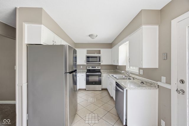 910 Heritage Lane, Anderson, IN 46013