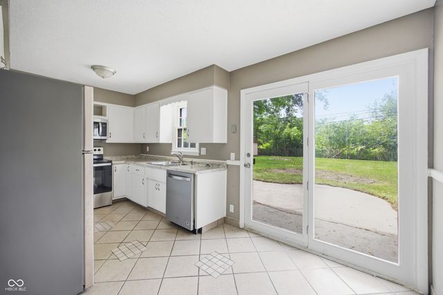 910 Heritage Lane, Anderson, IN 46013