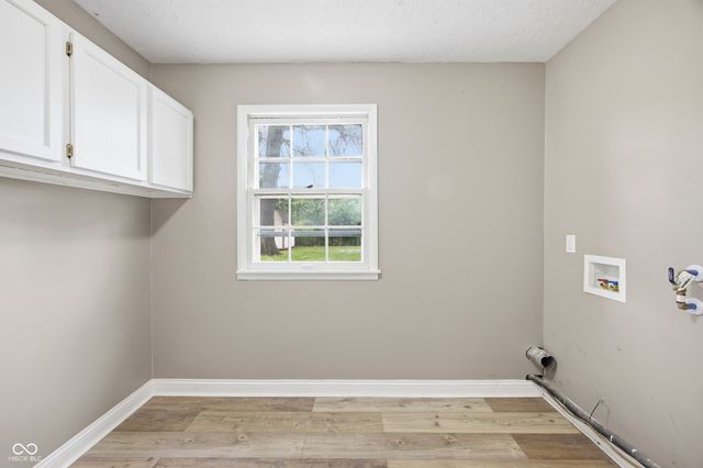 910 Heritage Lane, Anderson, IN 46013