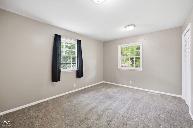 910 Heritage Lane, Anderson, IN 46013