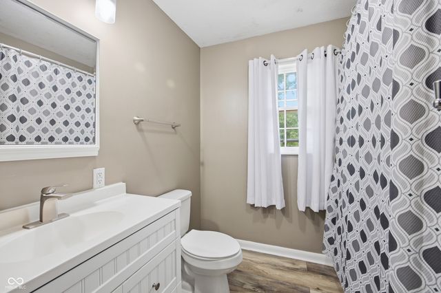 910 Heritage Lane, Anderson, IN 46013