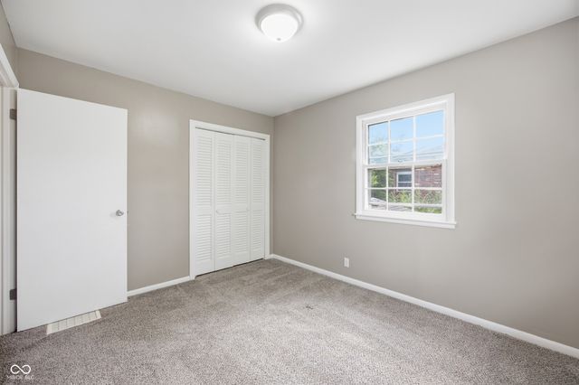 910 Heritage Lane, Anderson, IN 46013