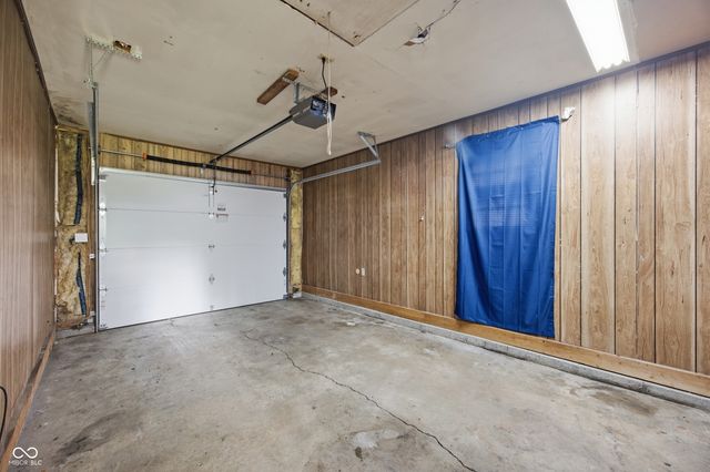 910 Heritage Lane, Anderson, IN 46013