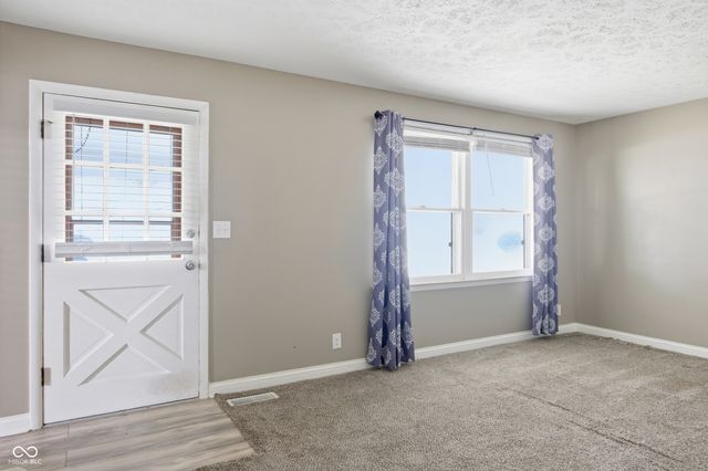 910 Heritage Lane, Anderson, IN 46013