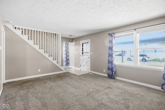 910 Heritage Lane, Anderson, IN 46013