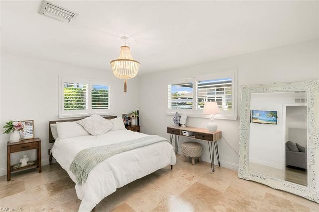 1784 Wavecrest CT, Marco Island, FL 34145