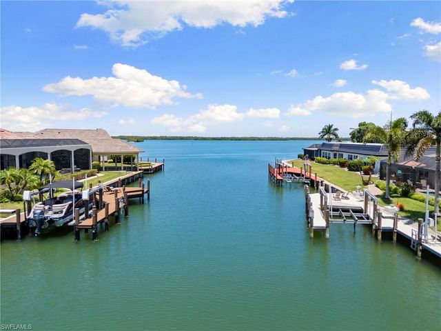 1784 Wavecrest CT, Marco Island, FL 34145