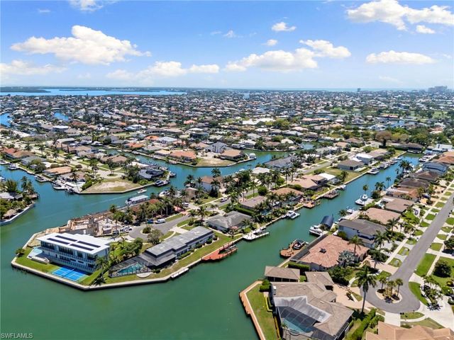 1784 Wavecrest CT, Marco Island, FL 34145