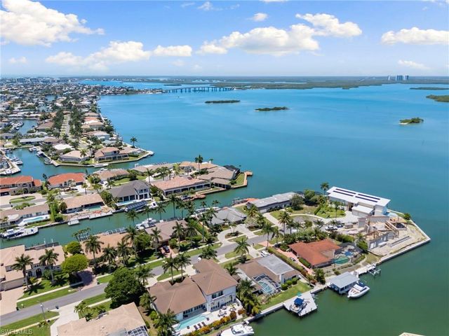 1784 Wavecrest CT, Marco Island, FL 34145