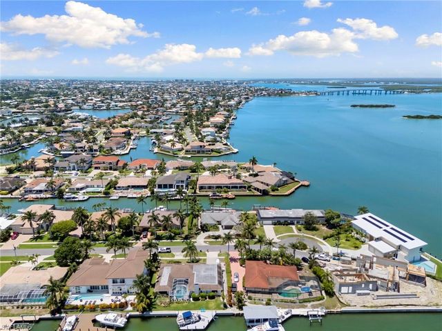 1784 Wavecrest CT, Marco Island, FL 34145