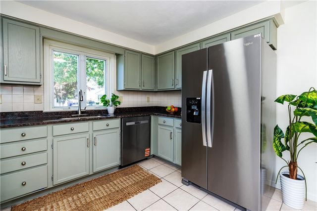 45 Brookdale Boulevard, Pawtucket, RI 02861