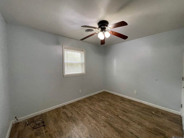 2011 Park Dr, Baton Rouge, LA 70819