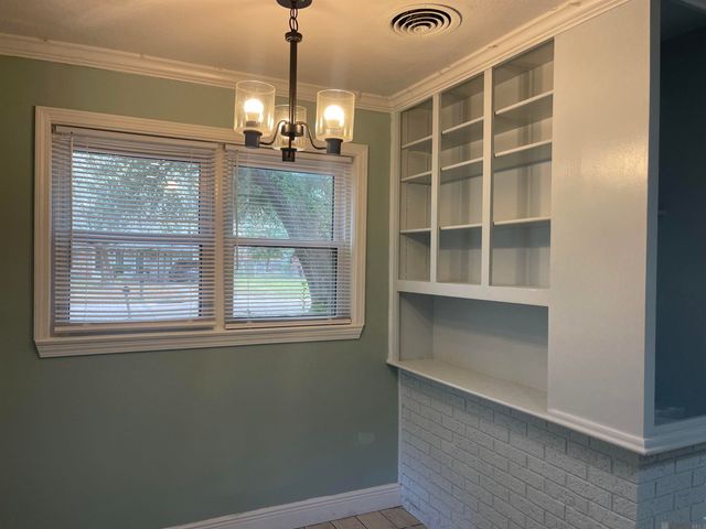 2011 Park Dr, Baton Rouge, LA 70819